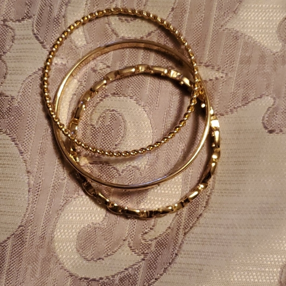 Bracelets - Picture 3 of 4